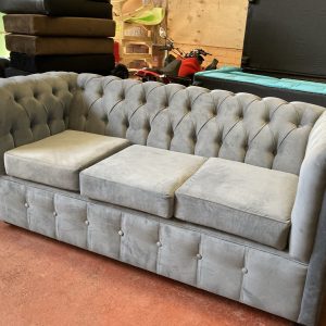 Sofá Capitoné 3 Cuerpos en Felpa Gris