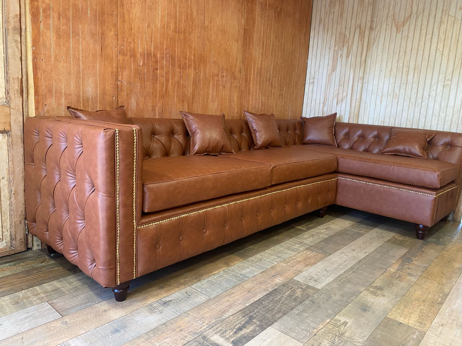 Sofá Capitoné 5 Cuerpos en L PU Habano - Imagen 3