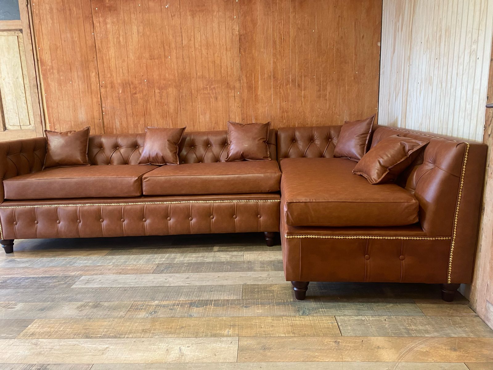 Sofá Capitoné 5 Cuerpos en L PU Habano - Imagen 2